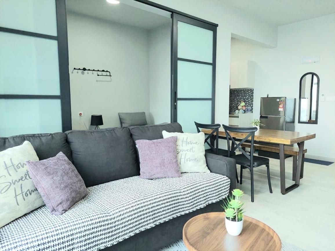 J'Stay Seaview Suite Jesselton Quay קוטה קינבלו מראה חיצוני תמונה
